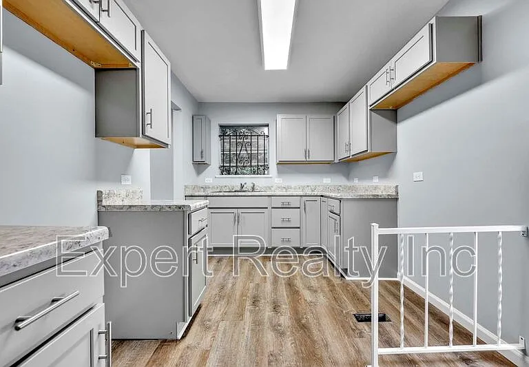 1256 15th St SW — Photo 3