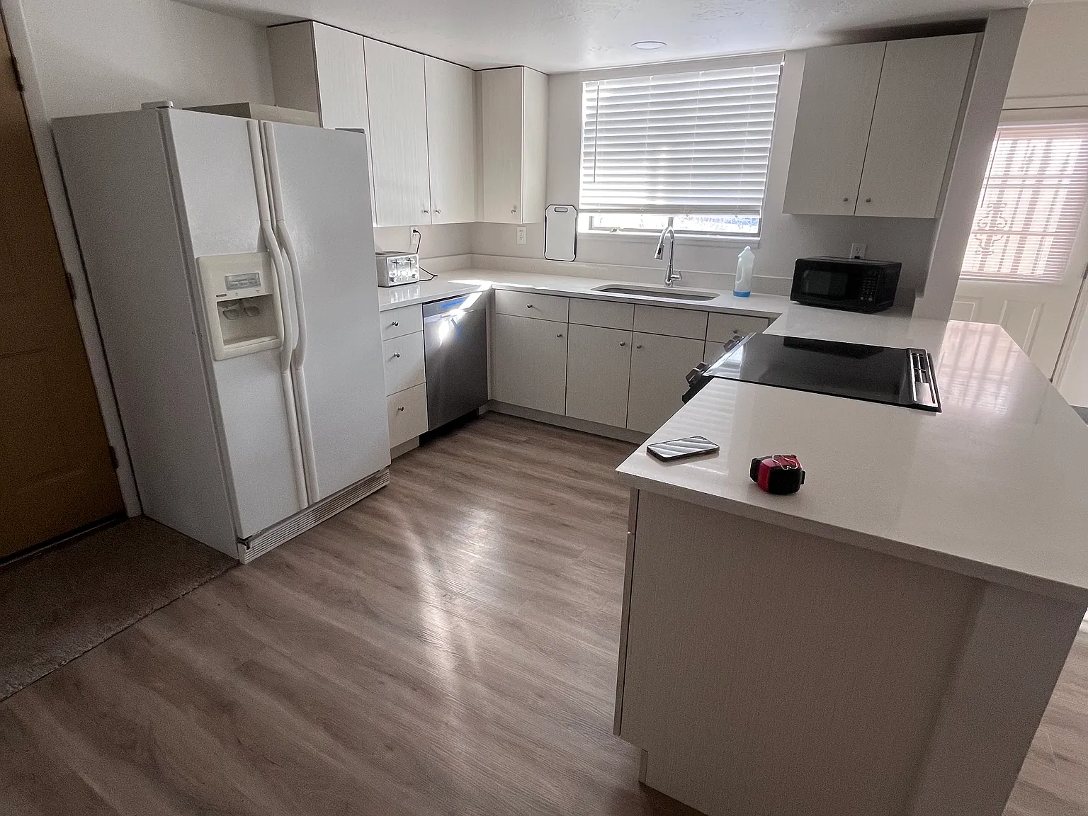 4 bed, 742 sqft, $1,750 — Photo 4
