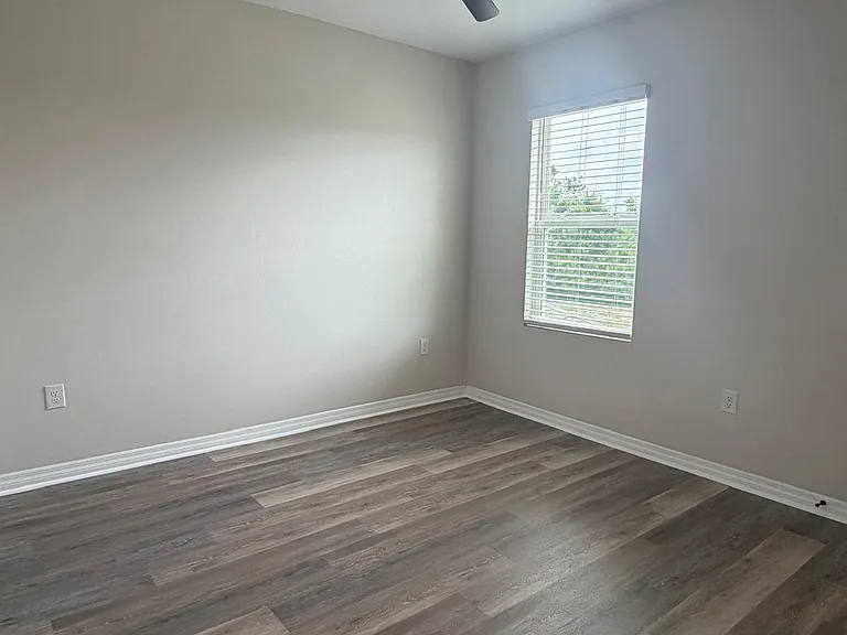 225 Gina Ln — Photo 19