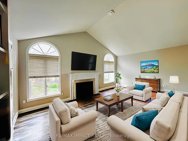 470 Safari Dr — Photo 8