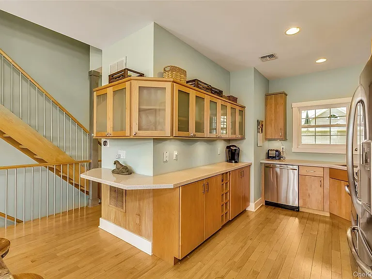 20 Canoe Place Rd #8 — Photo 7