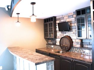 5436 Mills Ridge Dr SW, Wyoming, MI 49418