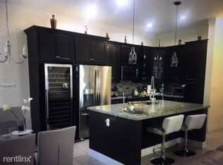 3524 W 97th St, Hialeah, FL 33018