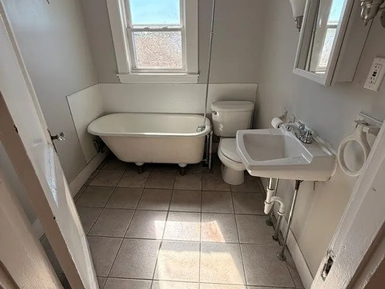 66 Green St — Photo 36
