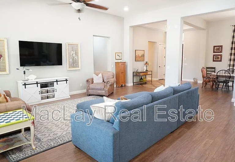 2910 E Wildhorse Dr — Photo 6