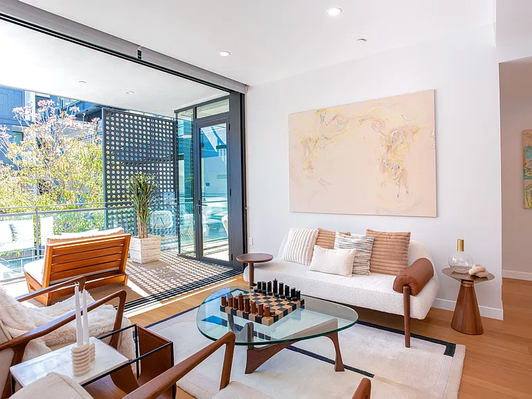 Respara Brentwood — Photo 20