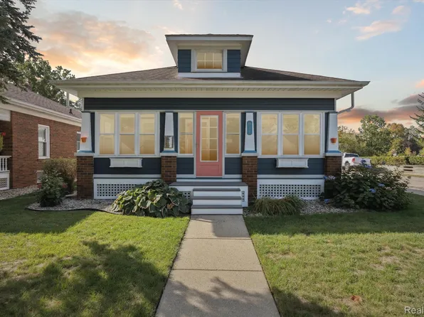 611 W Grand River Ave, Howell, MI 48843