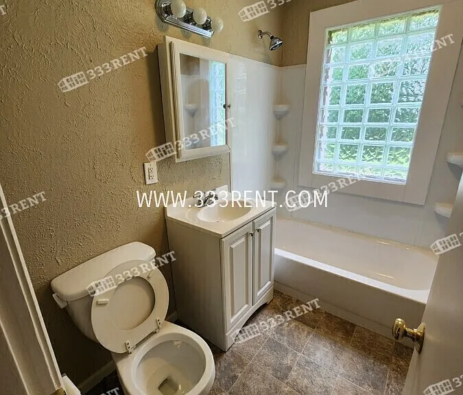 408 E 92nd St — Photo 11
