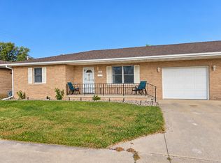 308 E Oak St, Watseka, IL 60970