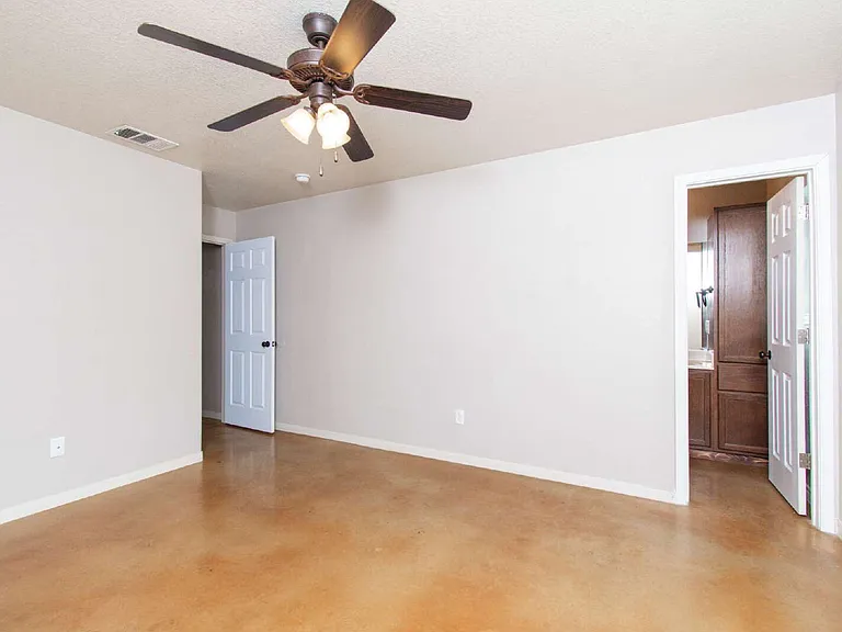 4409 Brutus Ln #B — Photo 17