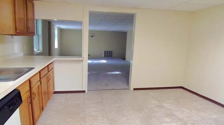 6 E Main St #5 — Photo 4