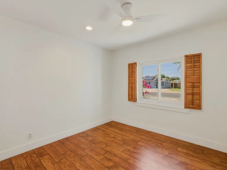 2241 E Harvard St — Photo 13