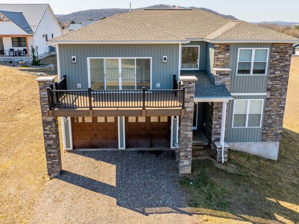 1020 Market St, Nescopeck, PA 18635