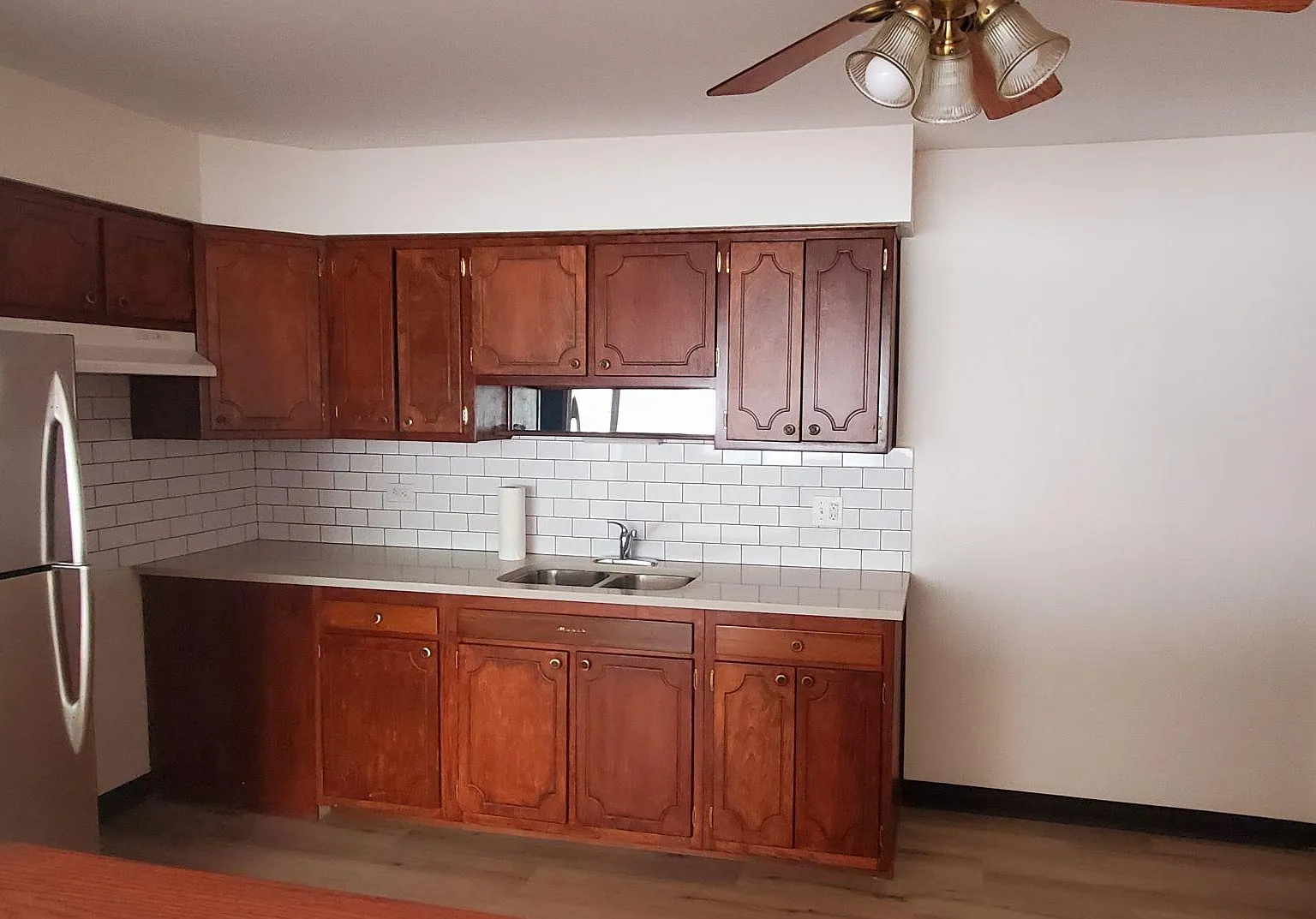 325 W Park Ave — Photo 1
