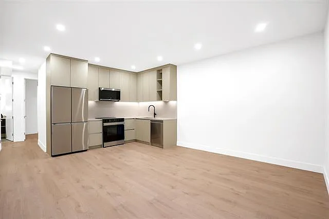 2 bed, 600 sqft, $2,750 — Photo 3