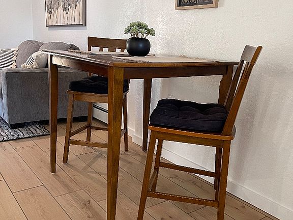 Dining Area Seats 2-4