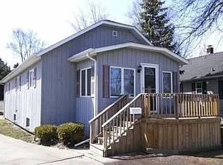 902 Borton Ave, Essexville, MI