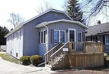 902 Borton Ave photo 1