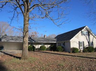 347 Powers Blvd, Waverly, TN 37185