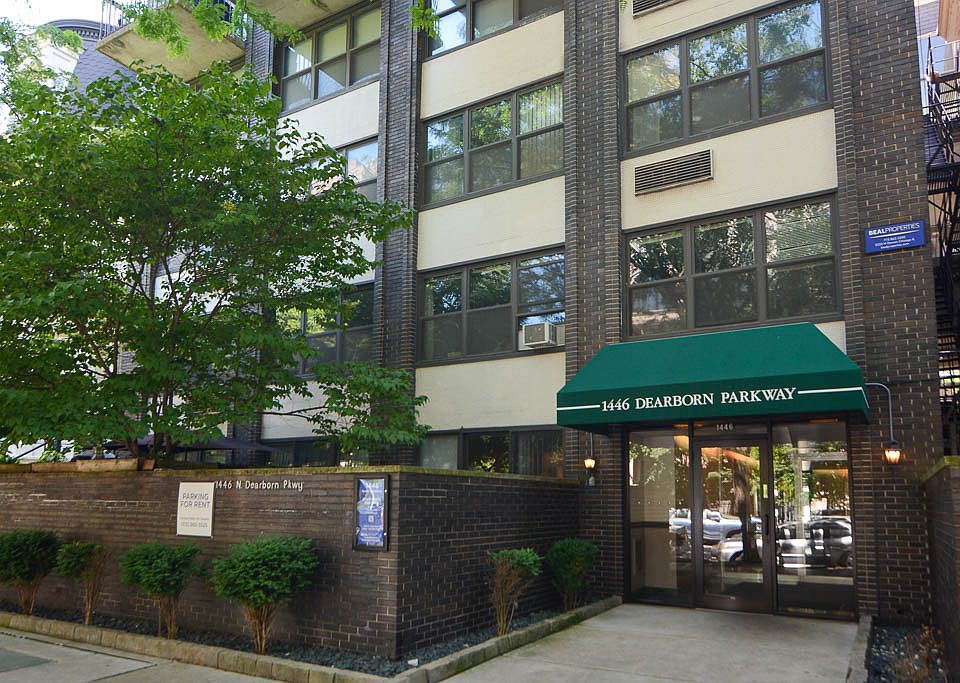 1st image of 1446 N Dearborn St APT 3A