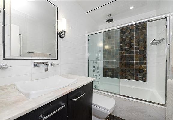 4th image of 305 W 98th St APT 4AN