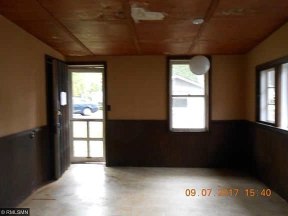 4th image of 1831 Beach Dr SE
