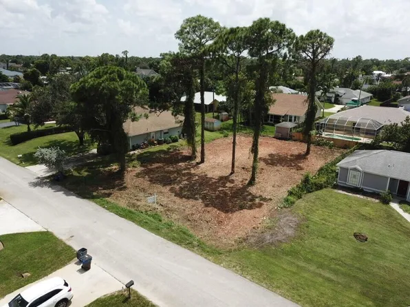 8136 Pennsylvania Blvd, Fort Myers, FL 33967