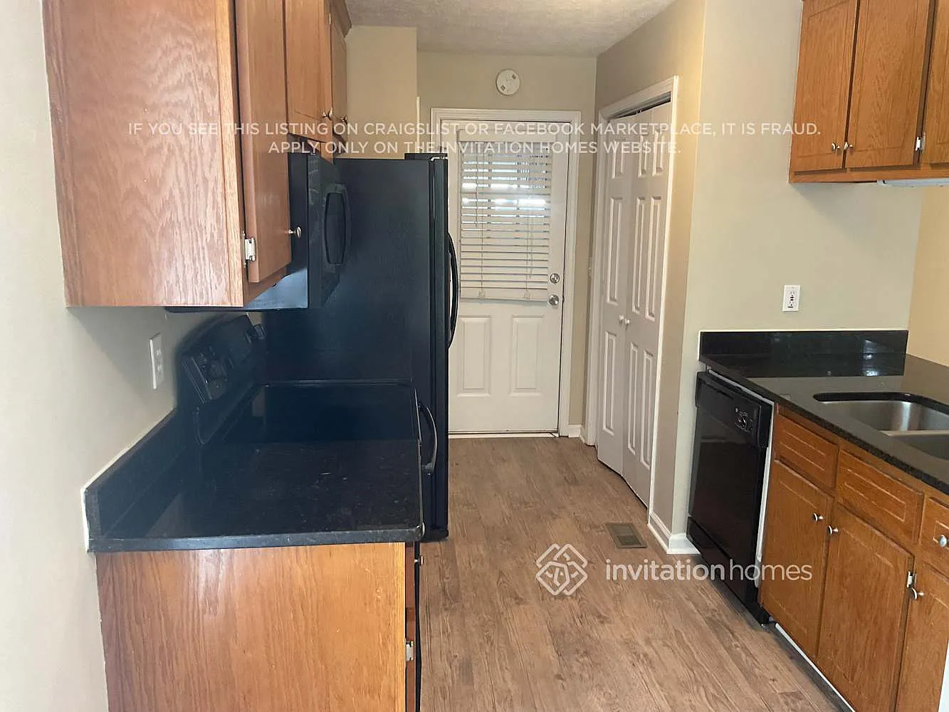 3933 Edgebrook Dr Flowery Branch, GA 30542 — Photo 4
