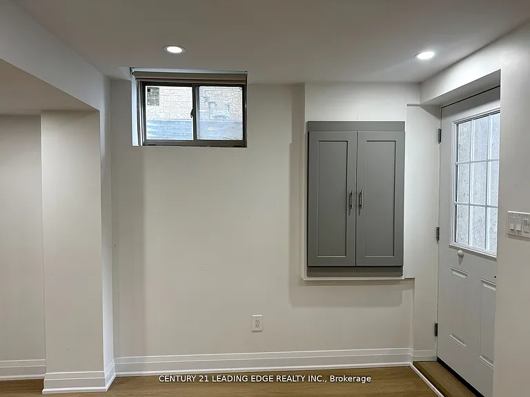 149 Hurst Dr #LOWER — Photo 9