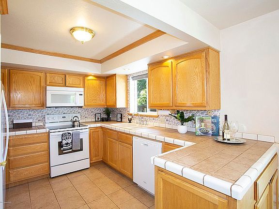 3rd image of 3702 Red Bluff Ln