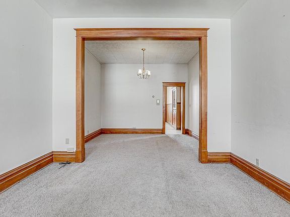 3rd image of 429 Elm St W