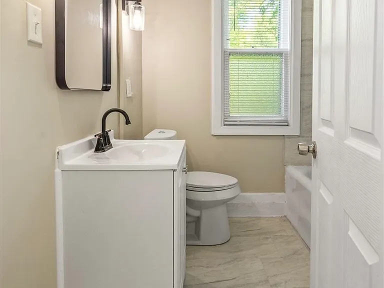485 Philip Ave — Photo 8