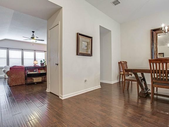 4th image of 305 Highland View Dr