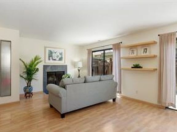 4th image of 147 Torrey Pine Ter