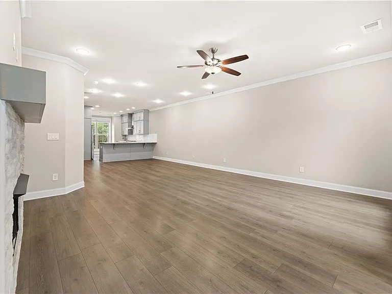 205 Bedford Aly — Photo 14