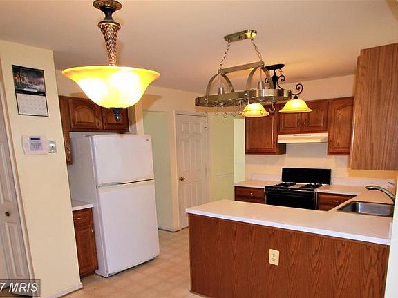 4th image of 10701 Brittany Ct