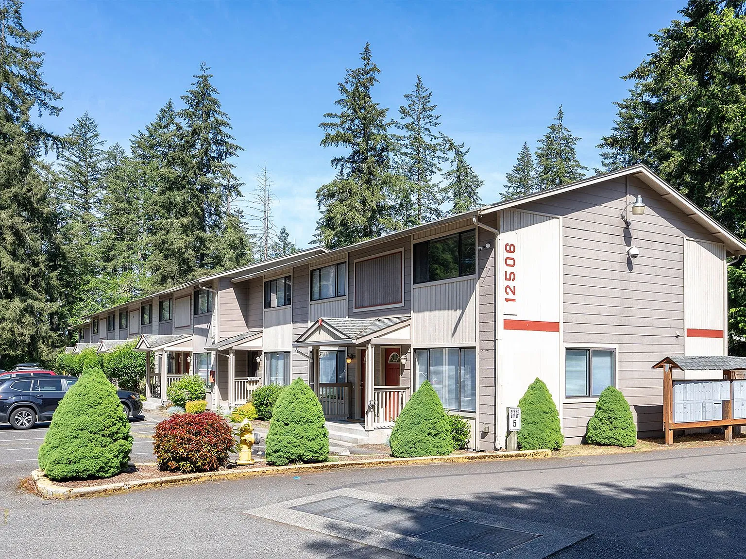 American Lake Townhomes — Photo 1