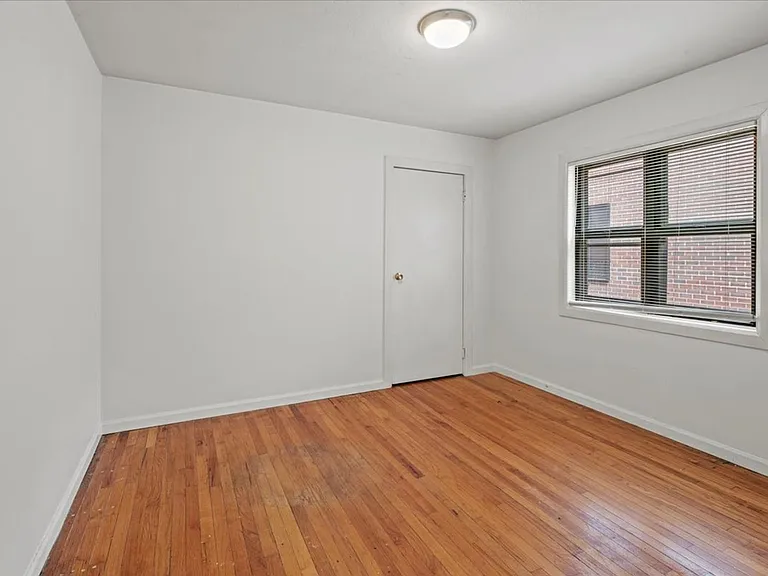 302 E 19th St #2A — Photo 14