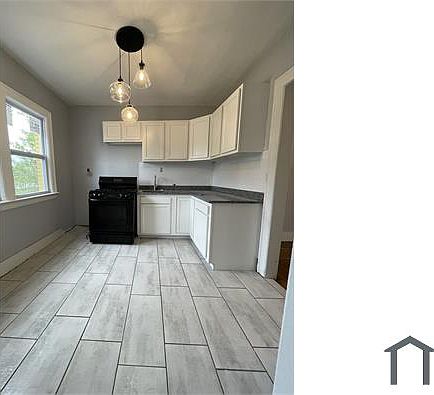 2nd image of 2137 Lakewood St #2137