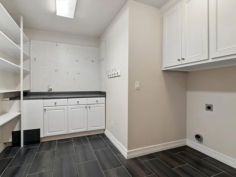 10918 Wonderland Trl — Photo 18