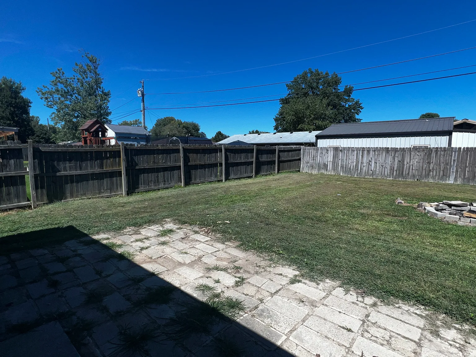 202 Glendale Dr — Photo 3