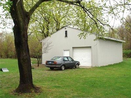 2nd image of 1604 W Osterhout Ave
