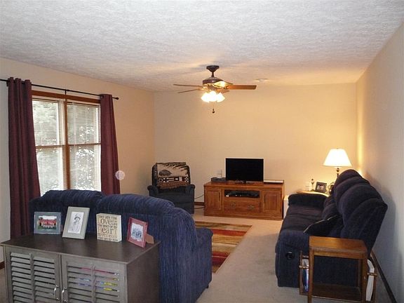 4th image of 1529 Sandalwood Ct