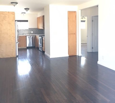 2nd image of 15211 S Raymond Ave APT I
