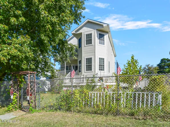 1009 Edmunds Avenue, Union Beach, NJ 07735