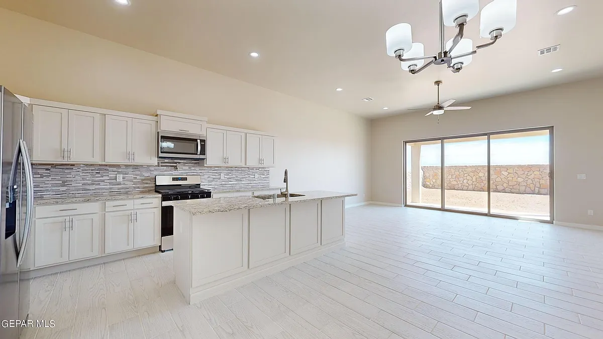 Building Photo - 11118 Blue Eyed Grass St