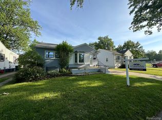 431 Charlevoix St, Clawson, MI 48017