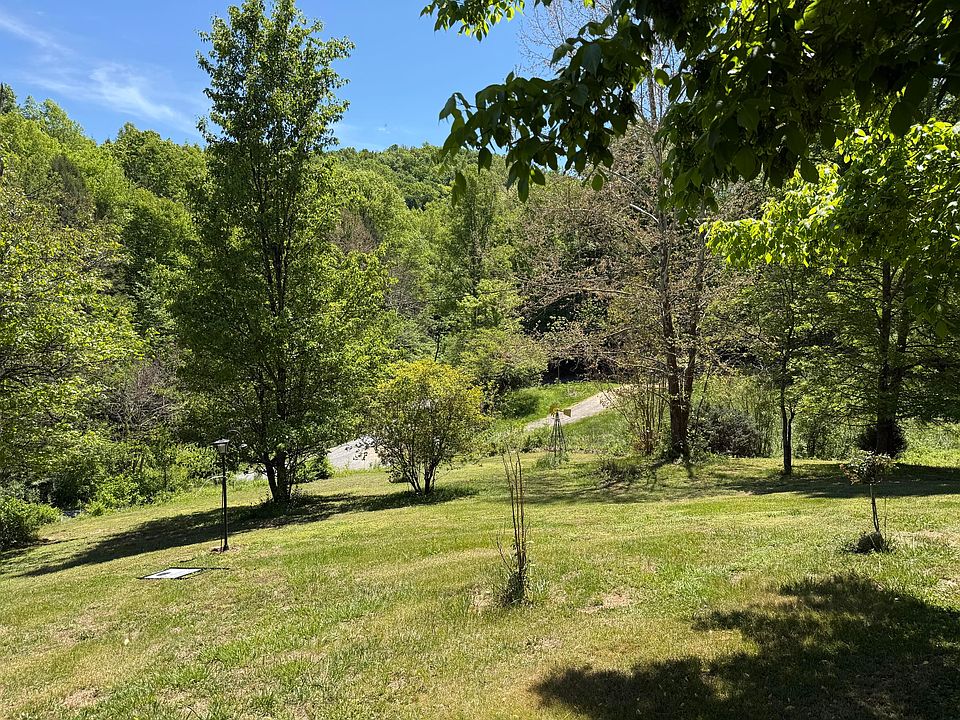 4th image of 30 Sundown Ln