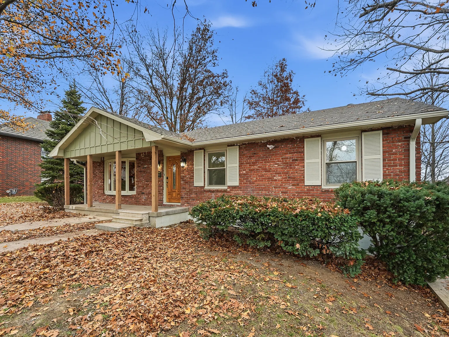 18377 Pleasant View Dr — Photo 4
