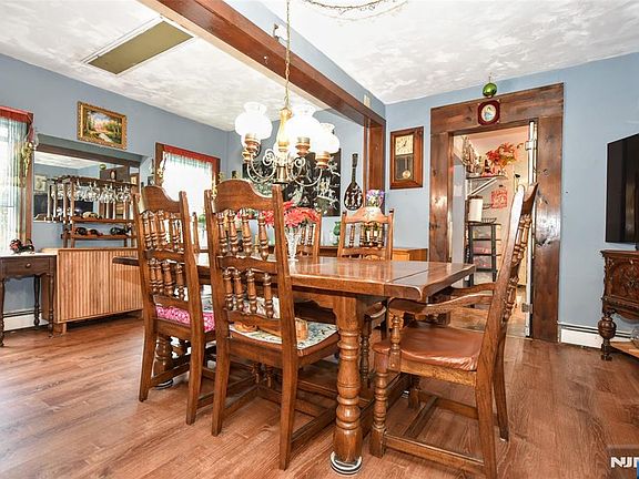 4th image of 435 Northern Pkwy